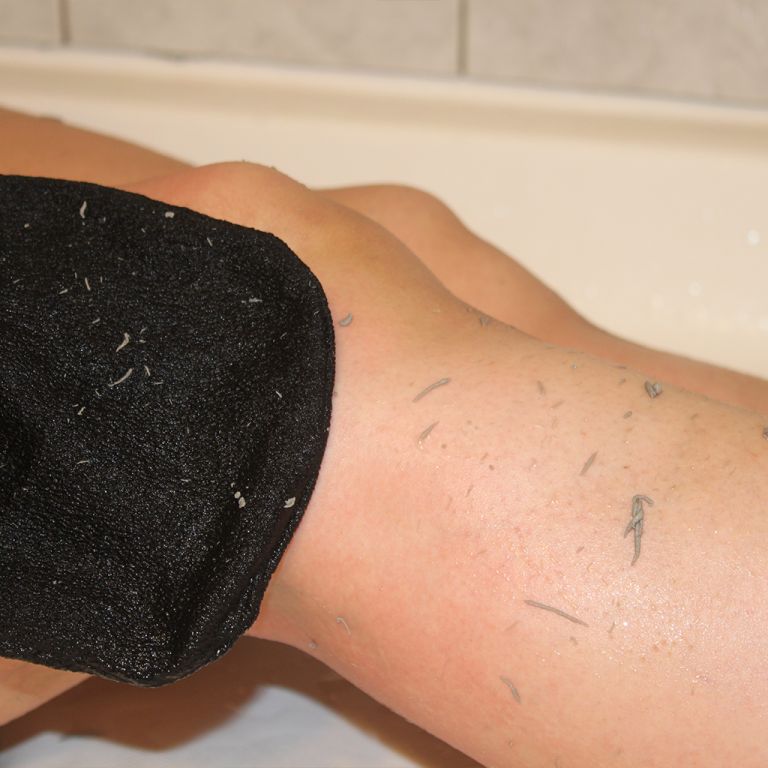 Bare & smooth in black