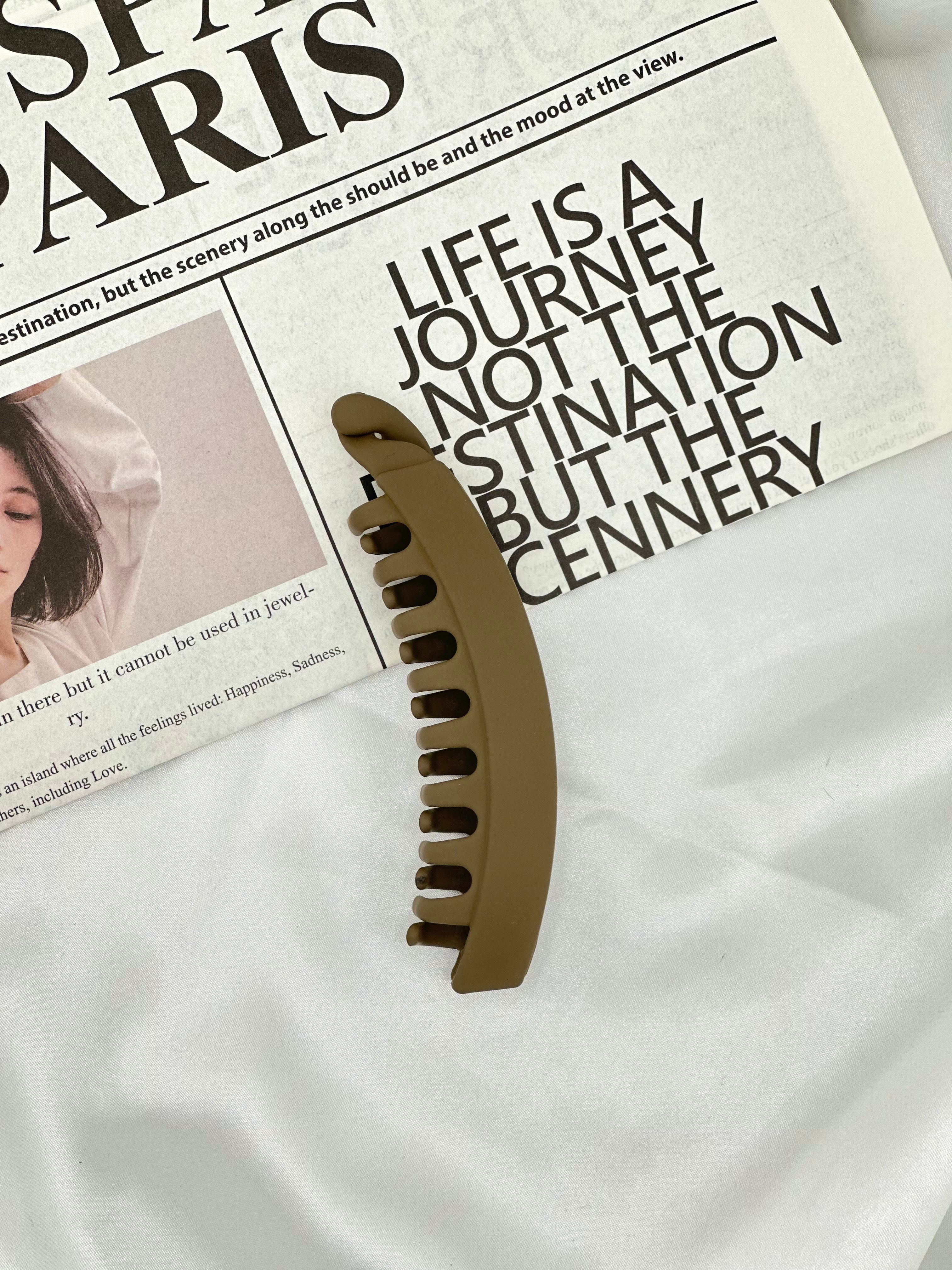 Straight banana Clip