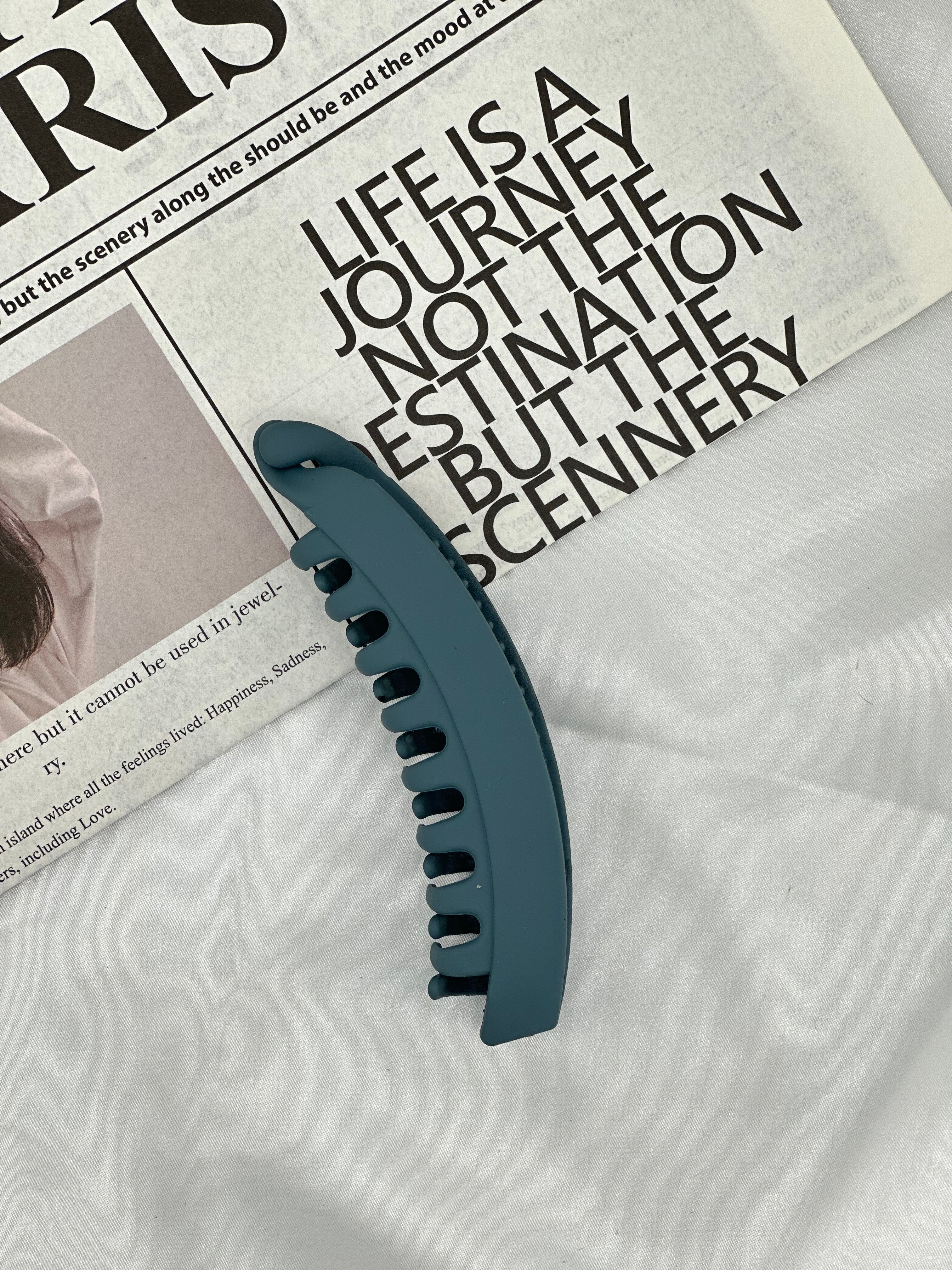 Straight banana Clip