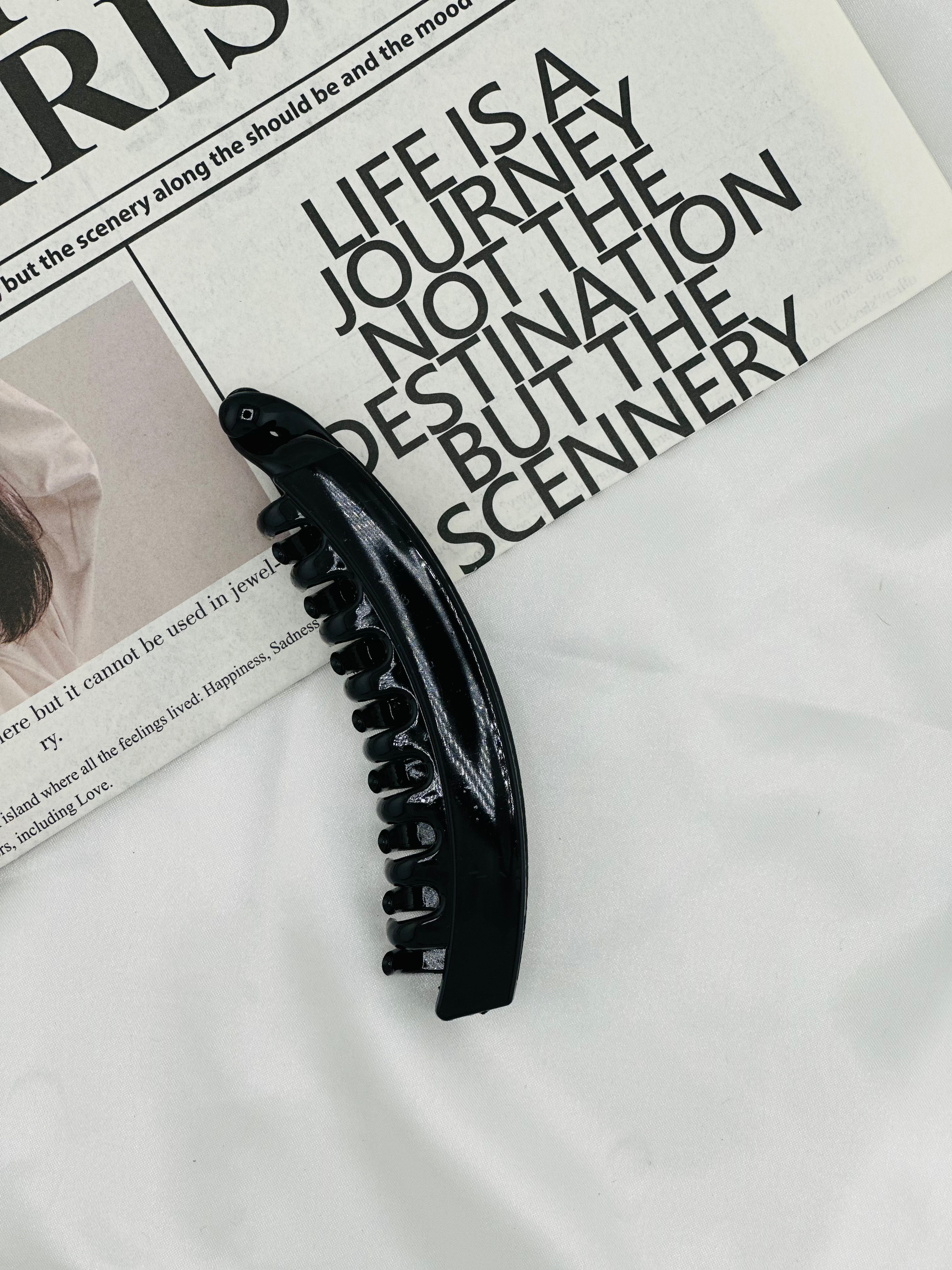 Straight banana Clip