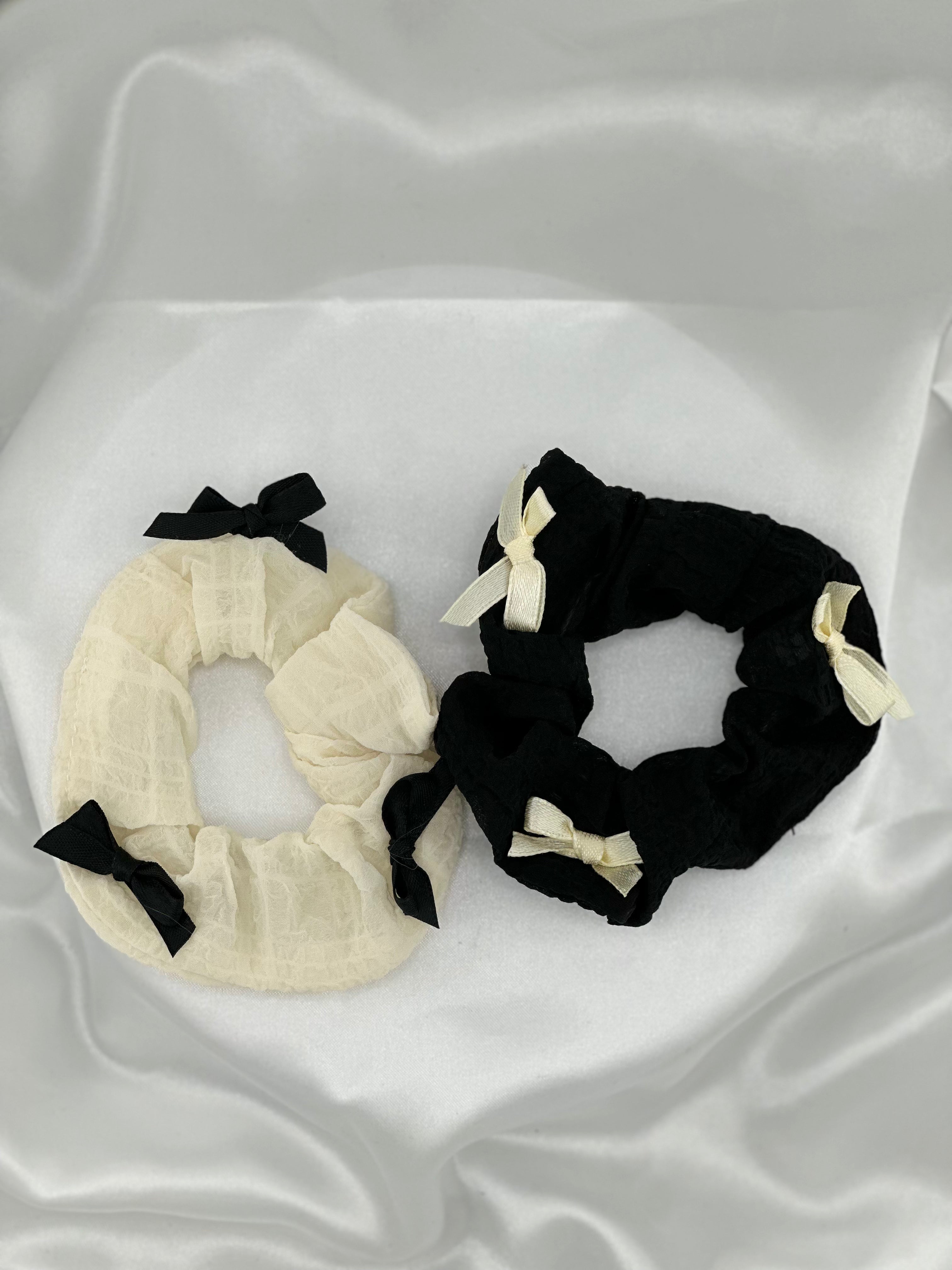 Black & White Bow Hair tie