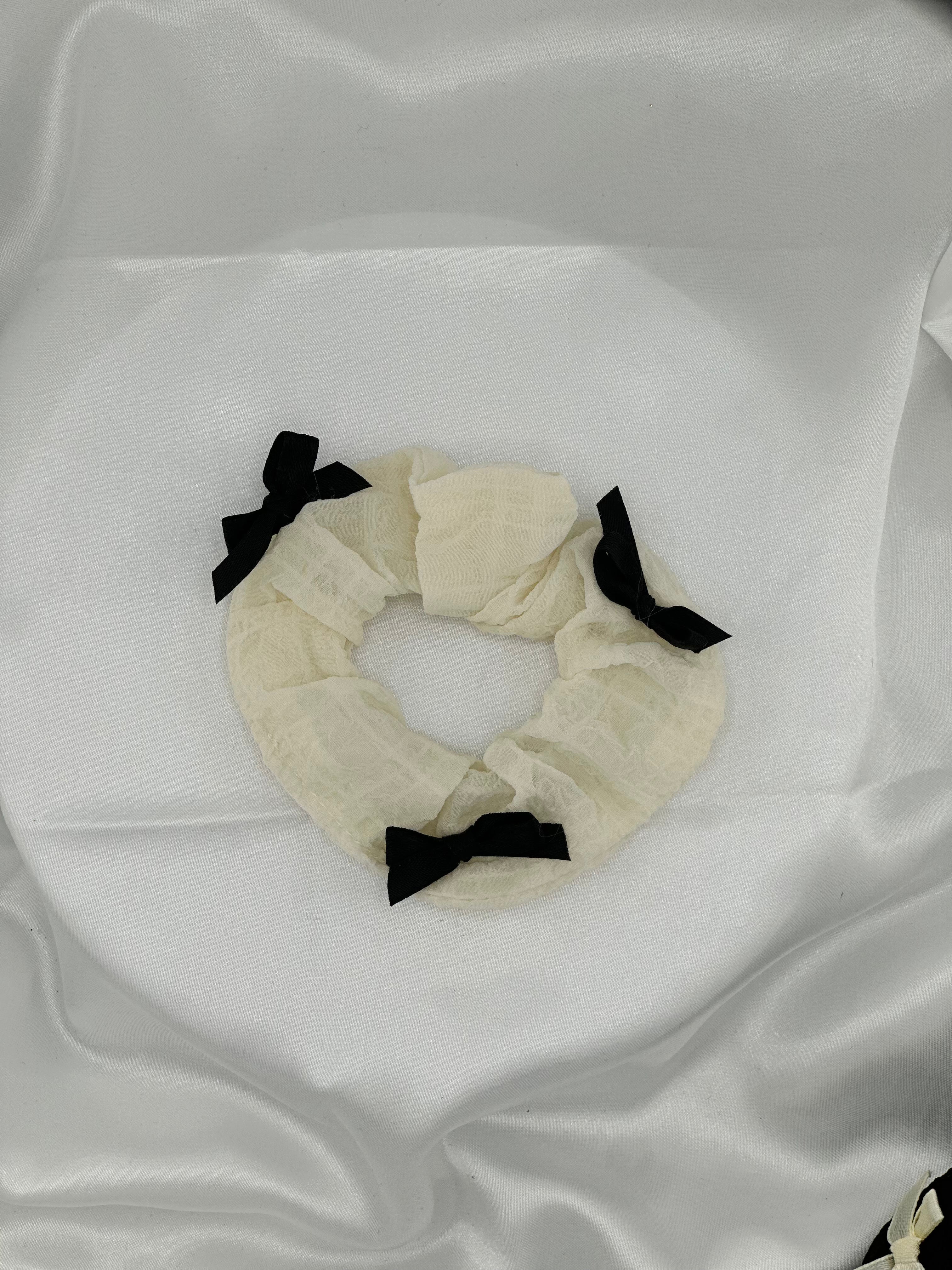 Black & White Bow Hair tie