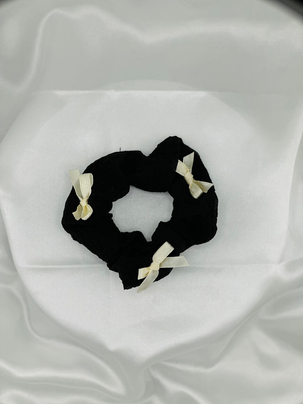 Black & White Bow Hair tie