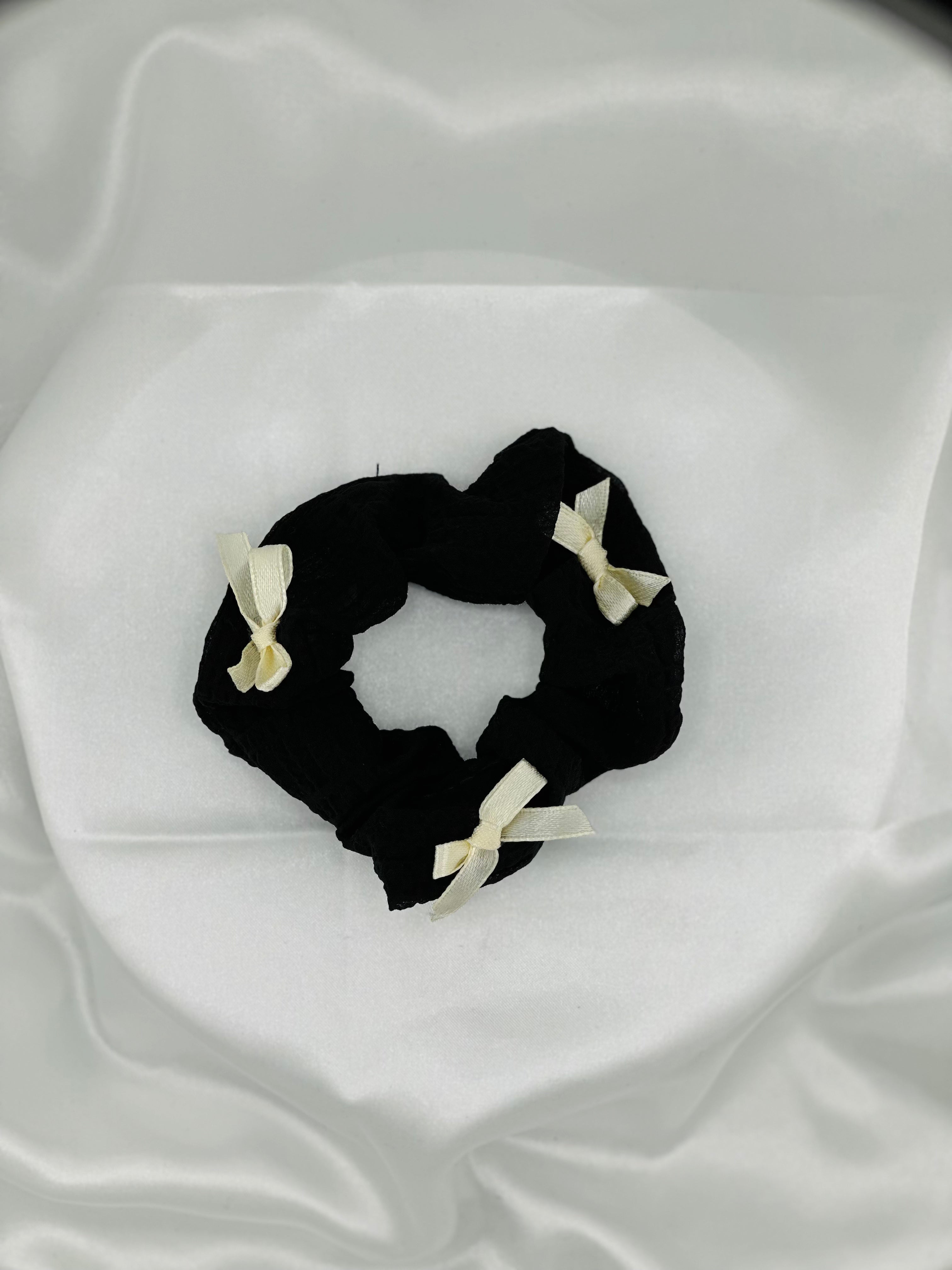 Black & White Bow Hair tie
