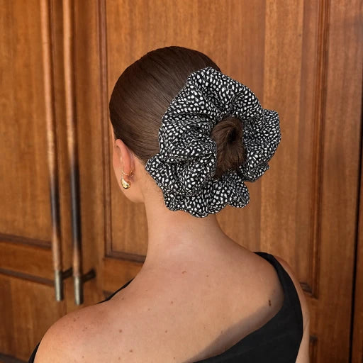 Dot Dot Dot in black
